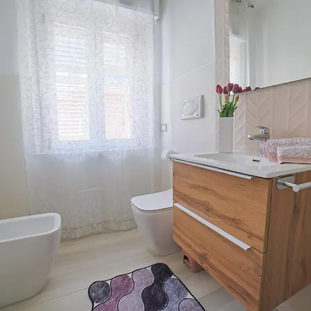 Madeleine Con Garage Privato Gratuito