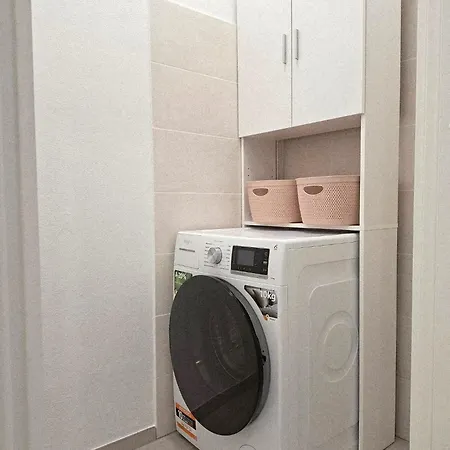 Madeleine Con Garage Privato Gratuito Apartamento