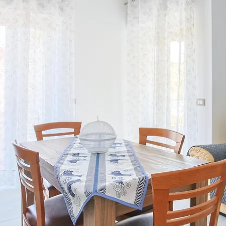 Madeleine Con Garage Privato Gratuito Daire